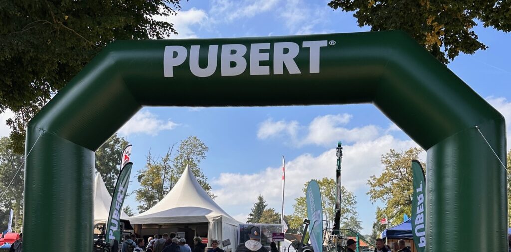 entrée du stand Pubert au salon vert